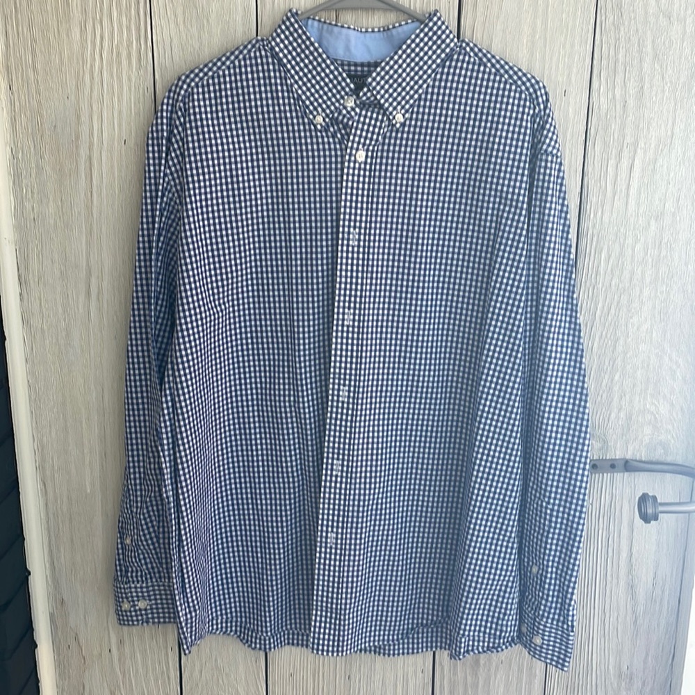 Nautica Mens dress shirt. Like Brand New. size XL
